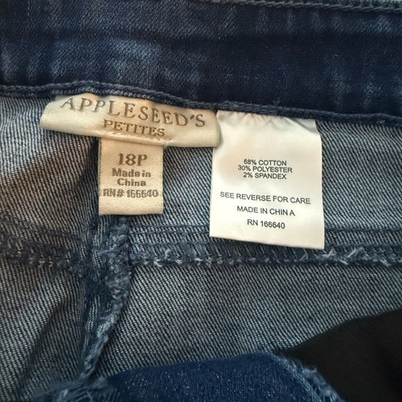 Appleseed’s NWT Women's Blue Jeans. Size 18P - Picture 3 of 4